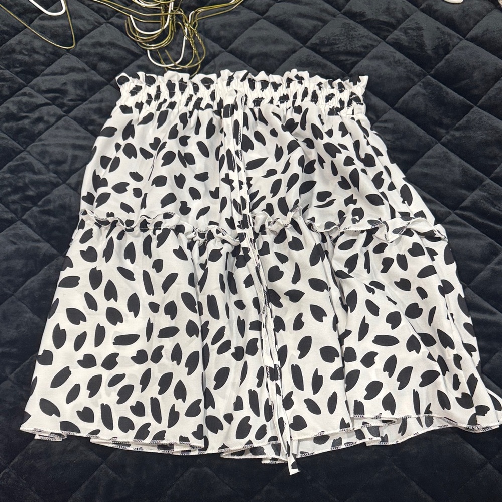 Stylish Black and White Women's Skirt